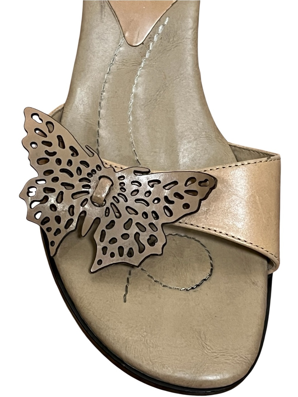 Two Lips Butterfly Tan Kitten Heels Mules Y2K — Size 6.5 - Picture 2 of 12